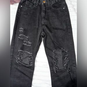 Light Wash Destroyed Ripped Boyfriend Jeans - Shein